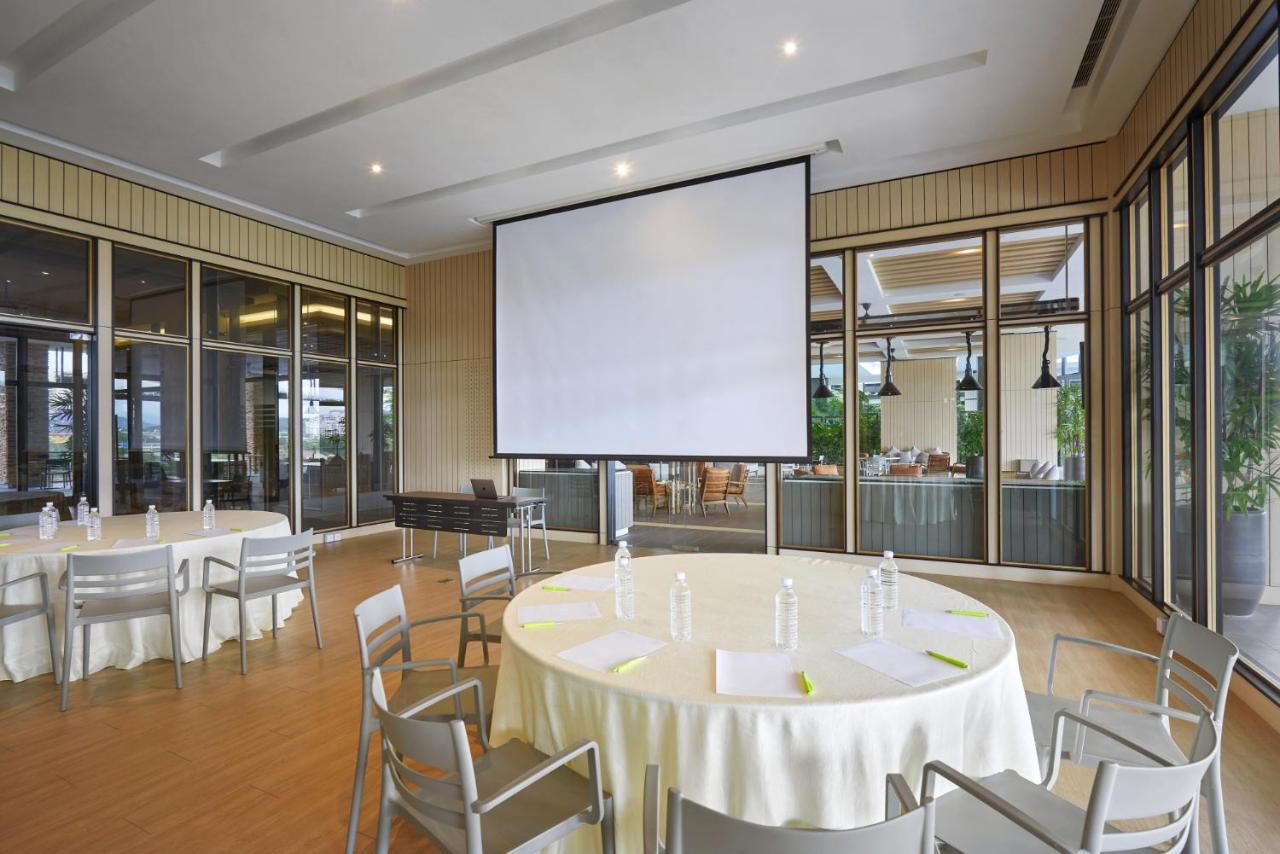 Komune Living & Wellness 4*