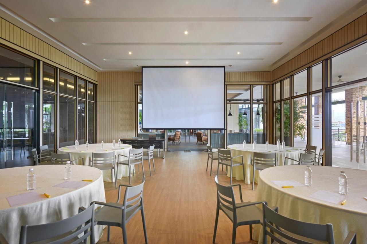 Komune Living & Wellness 4*